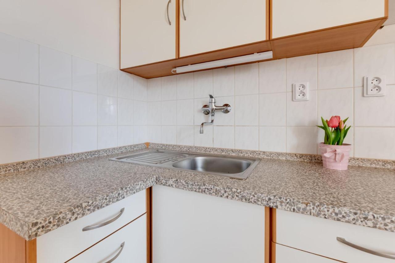 Sunshine Apartment Near The City Center Praga Exterior foto