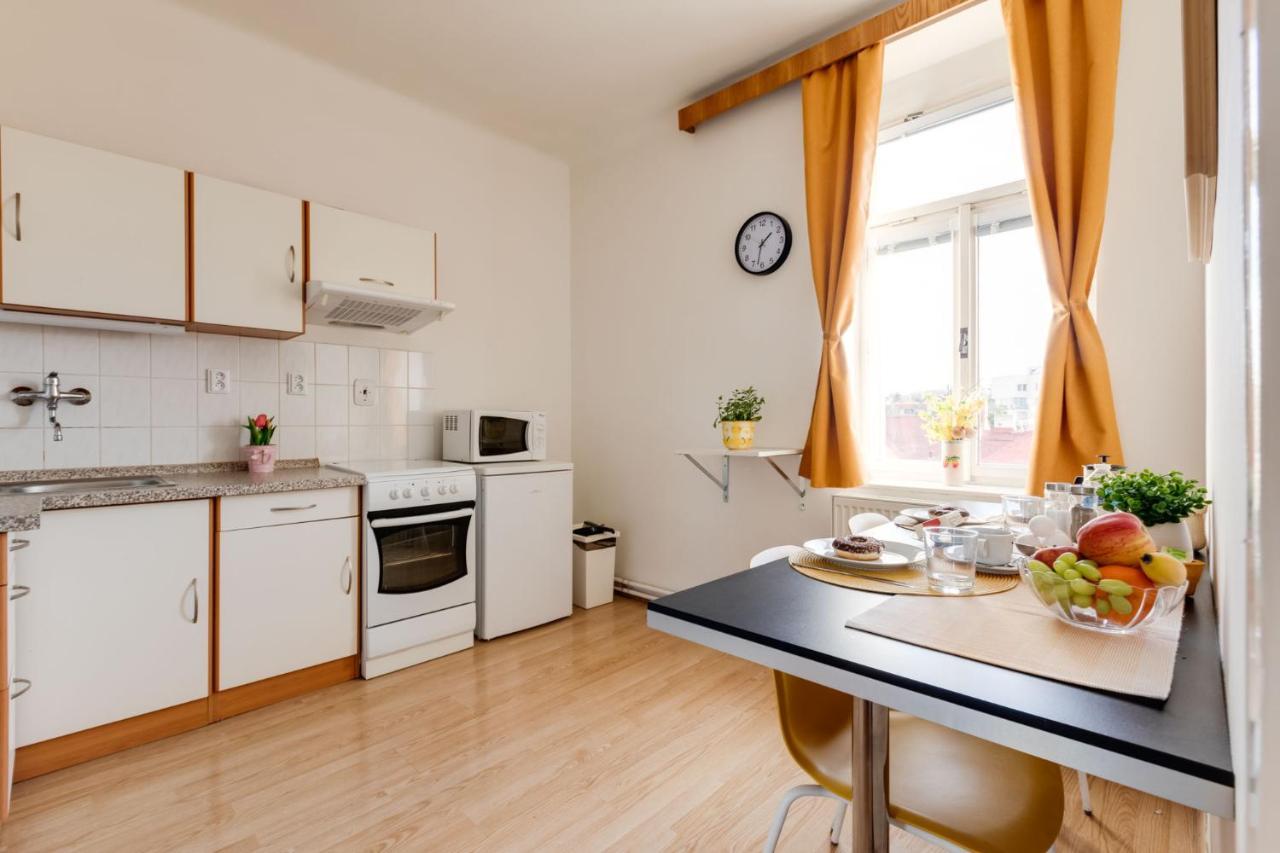Sunshine Apartment Near The City Center Praga Exterior foto