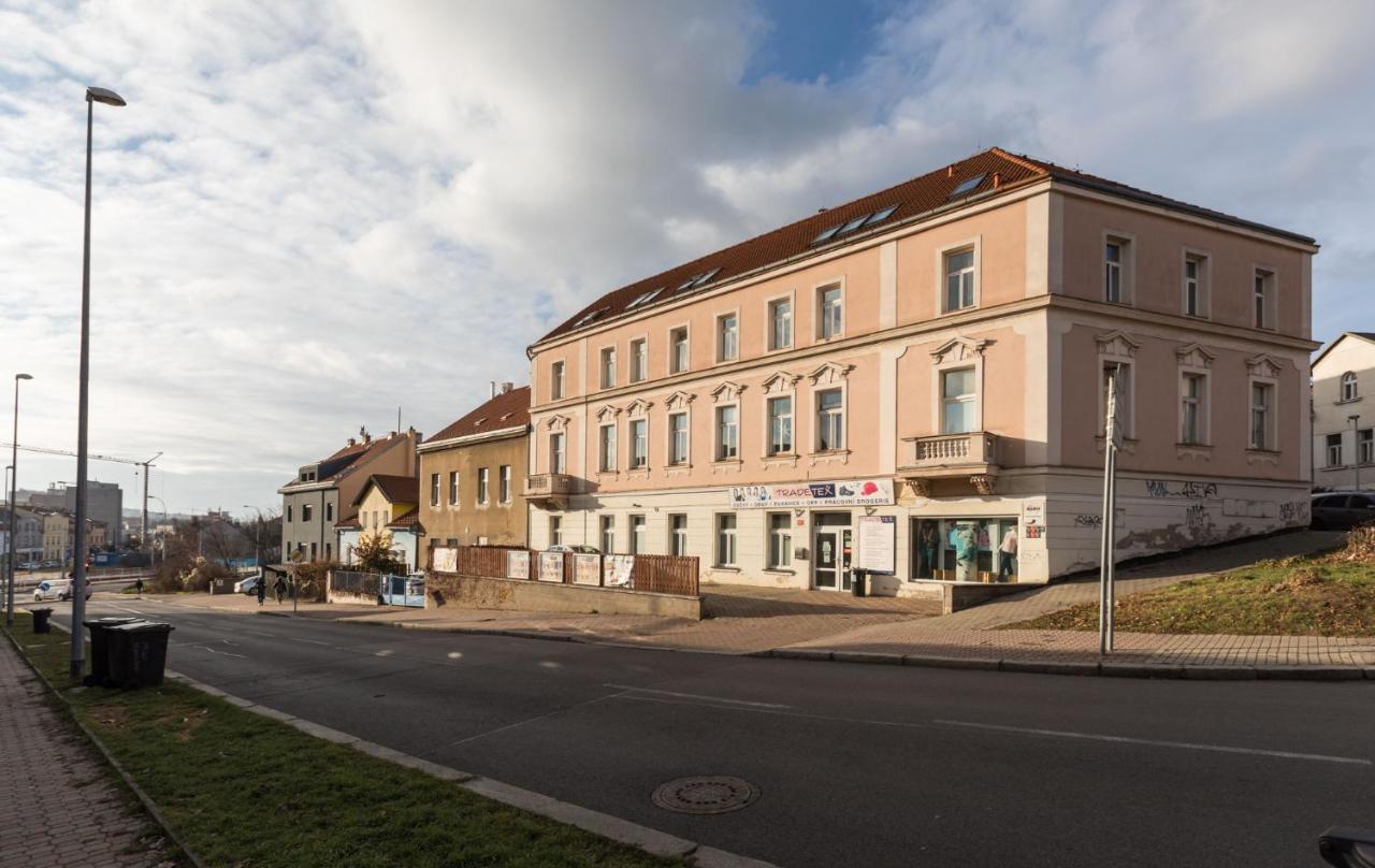 Sunshine Apartment Near The City Center Praga Exterior foto